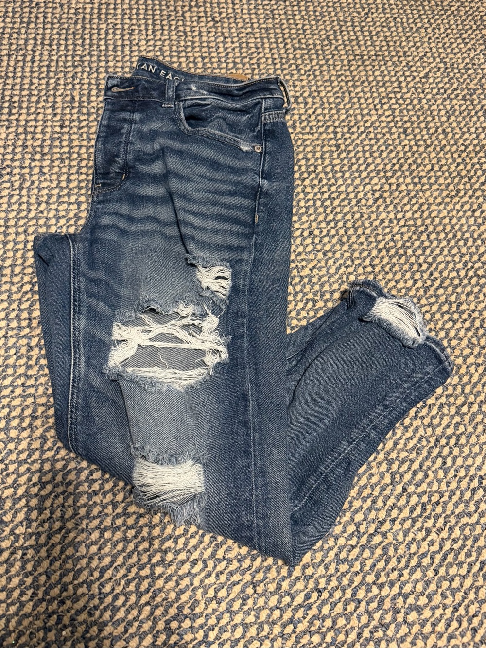 American Eagle Tomgirl Distressed Women's Jeans